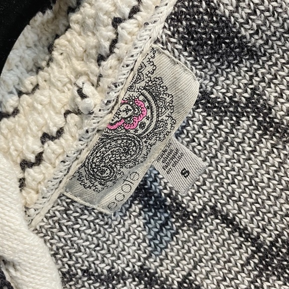 Urban Outfitters Écoté Geometric Print Cardigan - Picture 4 of 4